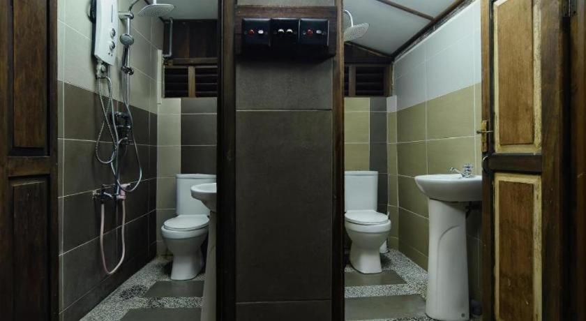 Oyo Home 90745 Desa Balqis Beach Resort Малакка Экстерьер фото